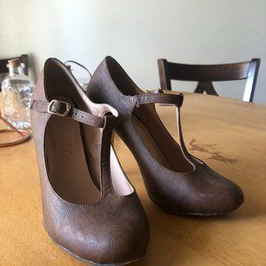 Brown Closed Toe Heels